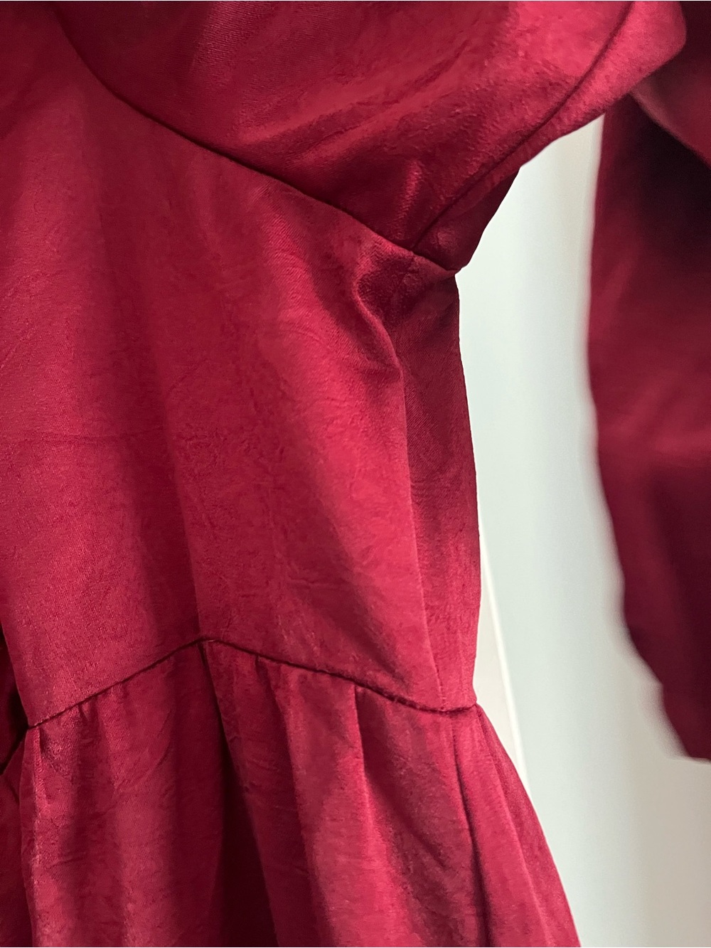 Gigio Red Satin Midi Dress - Picture 4 of 5